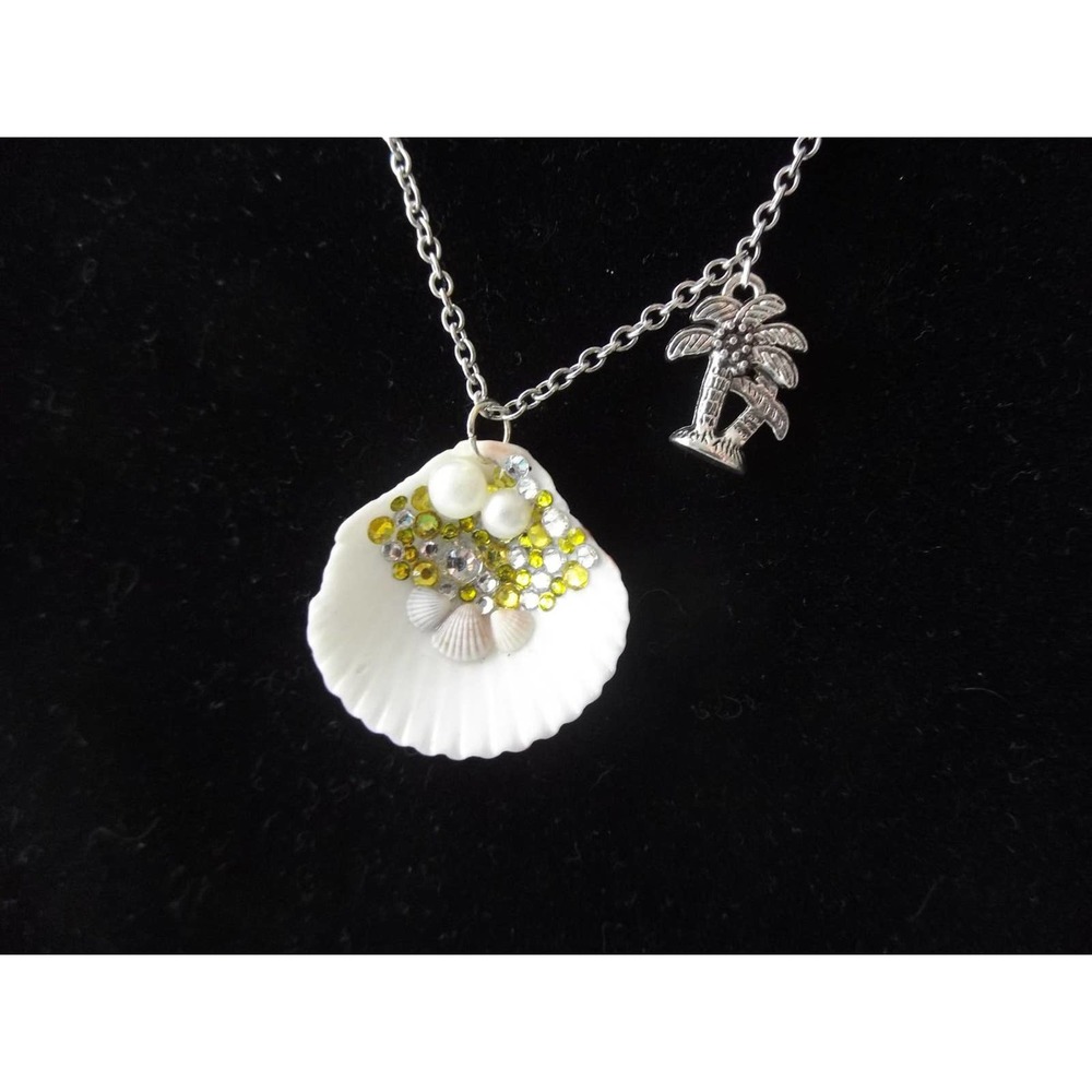 Yellow Shell Mermaid Necklace Palm 9